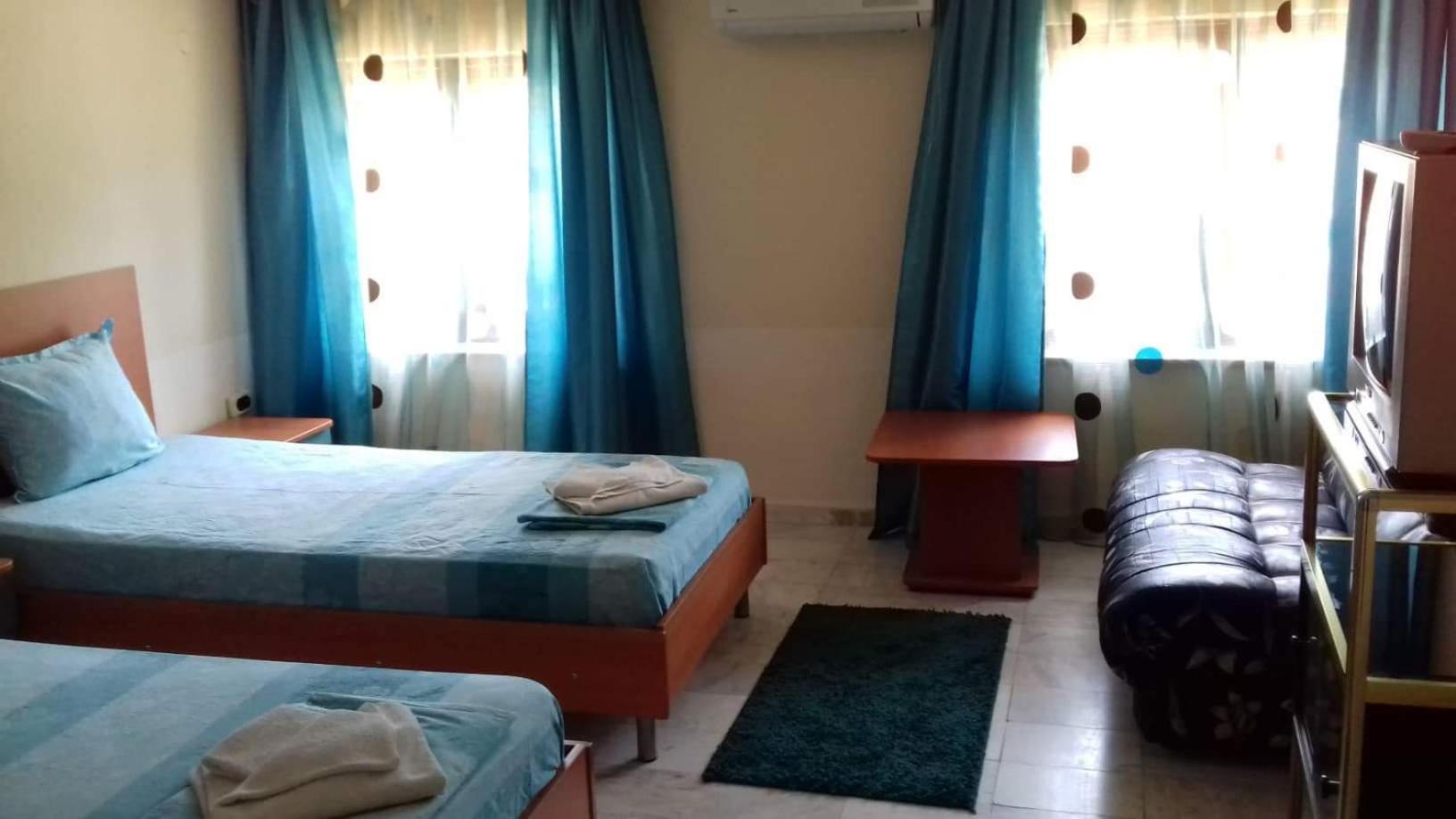Iglika Hotel Yambol Room photo